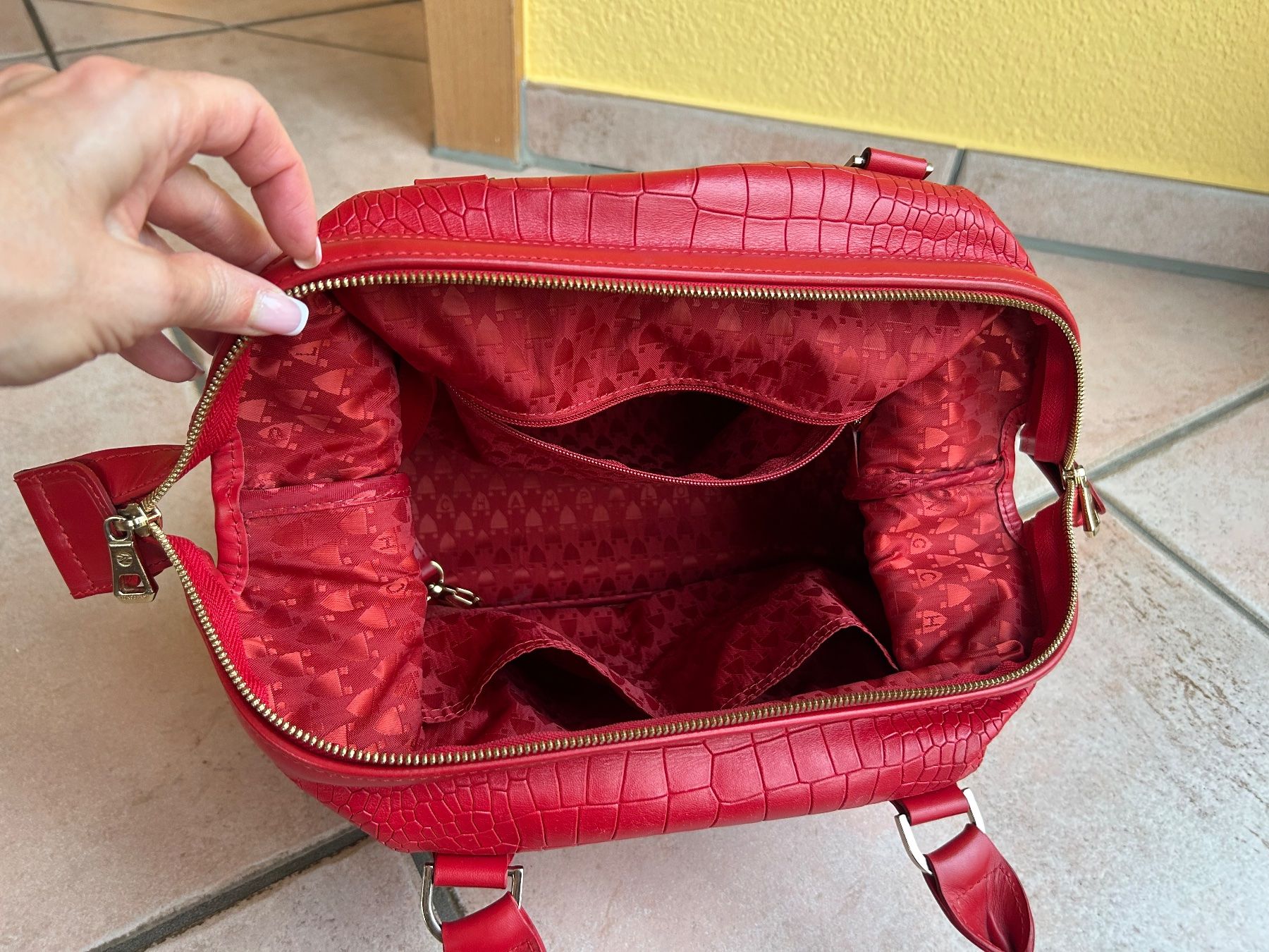 Longchamp Borse da donna: Sac Longchamp Croco rouge – Usato da Oberlunkhofen venduto da Tere5 1