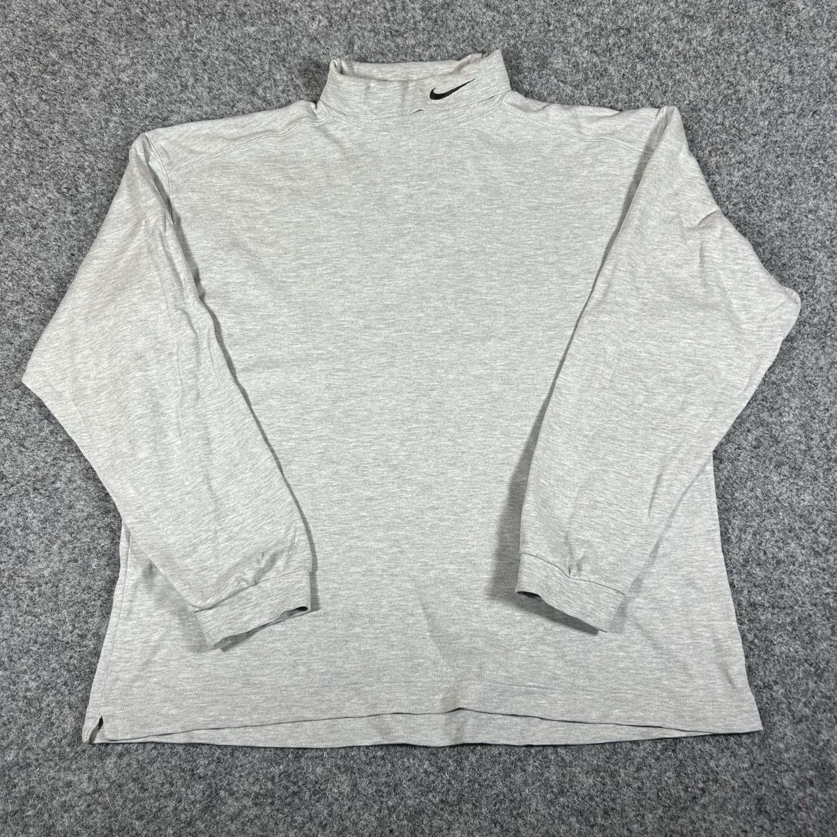 Nike Maglioni & Felpe: 2000s Nike turtleneck  – Nuovo (secondo la descrizione) da La Sagne NE venduto da Matlasape
