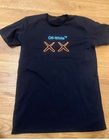 Off white t shirt M
