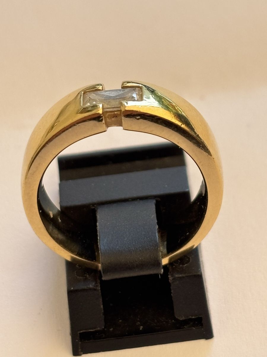 Anelli: Gelbgold Ring mit Diamant 18 Karat  – Usato da Langnau am Albis venduto da flusspflege 2