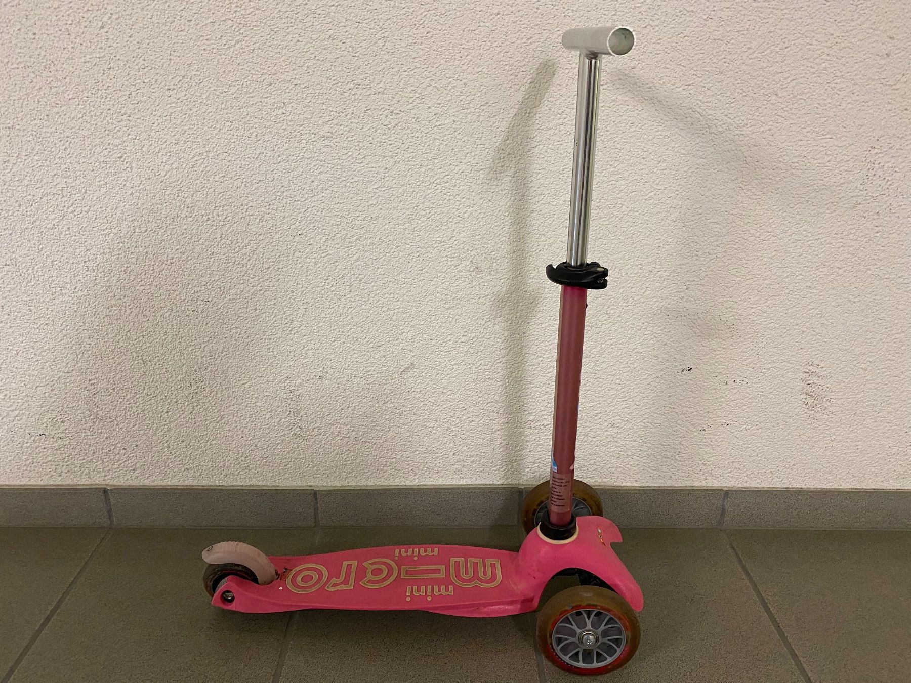Micro Kickboard: Mini Micro Scooter Pink – Usato da Eschlikon TG venduto da RamonaSt 2