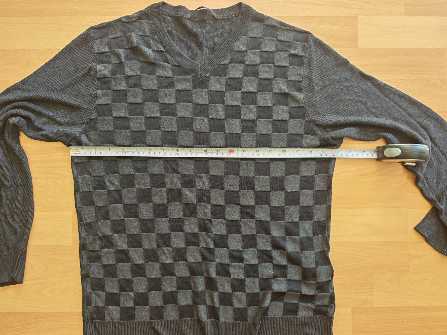 Louis Vuitton Maglioni & Felpe: Original Louis Vuitton Damier V-Neck Pullover M/52 Anthrazit – Usato da Pfäffikon SZ venduto da mat_qgm9 5