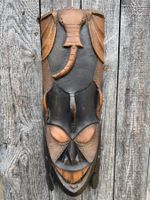 Afrikanische Holzmaske mit Elefant - Wanddeko