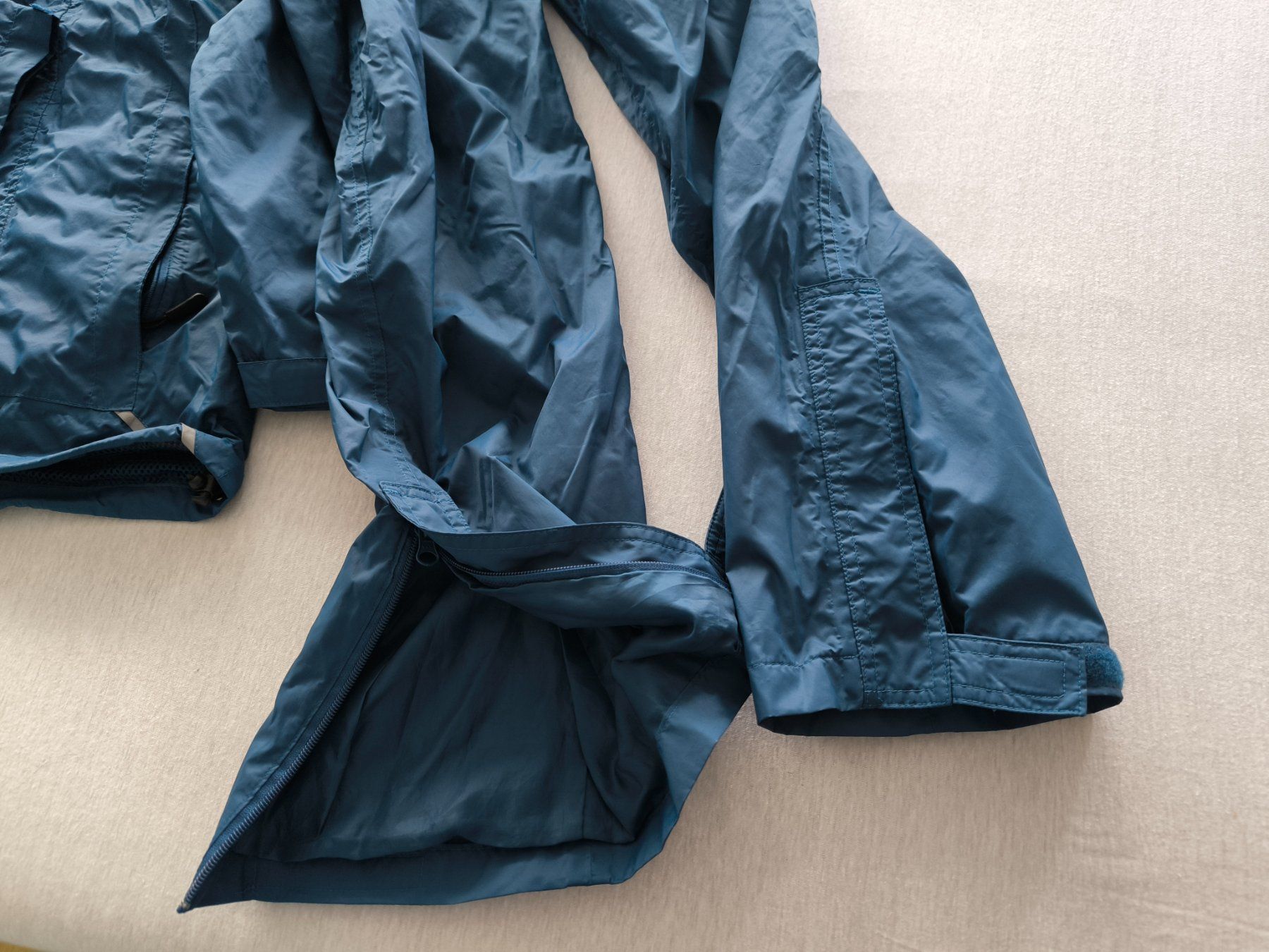 Anzüge: Regenkleider Größe 152 – Gebraucht aus Vitznau von Kateborg 3