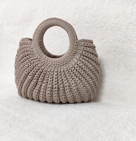 Handgefertigte Häkeltasche in Beige