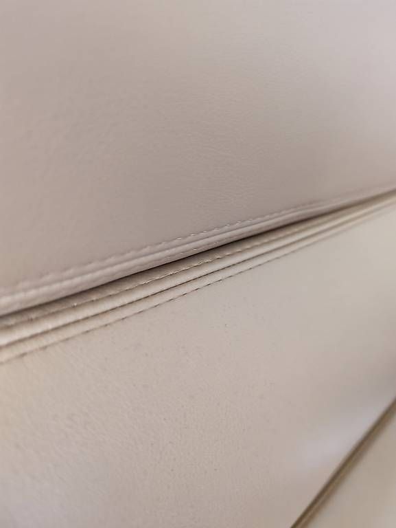 Poltrone: Vitra  EA 222 & Ottoman EA 223  Leder Premium Cognac – Usato da  venduto da  3