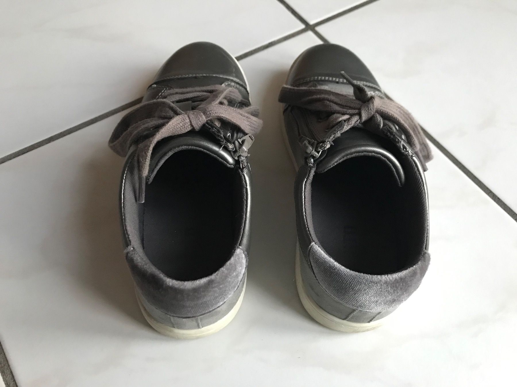 Scarpe per ragazze: Chaussures baskets fille pointure 33 – Usato da Montalchez venduto da Azurea79 2
