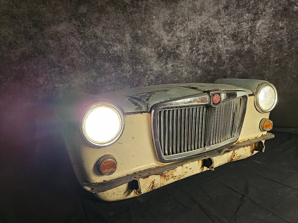 Allestimento di negozi e stand fieristici: MG 1300 Front, Austin Oldtimer Front Deko Vintage coole Bar – Usato da Rottenschwil venduto da epaveart 4