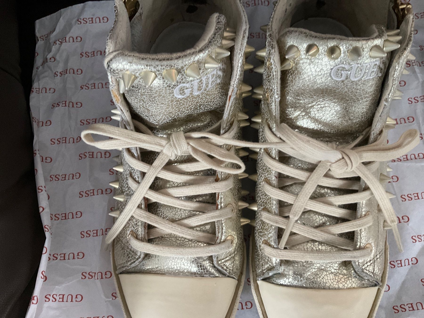 Guess Chaussures femmes: Basket Guess pointure 39 dorée occasion – D'occasion à Murten par Louis1954 5