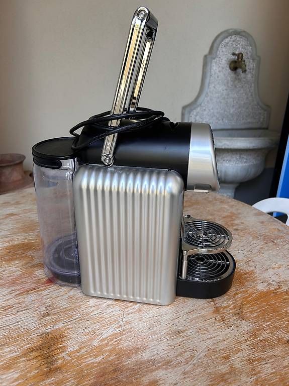 Kaffeemaschinen & Espressomaschinen: Macchina da caffè Nespresso – Gebraucht aus Cureglia von jka_qv7j 1