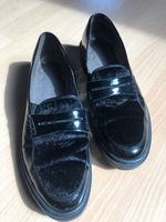 Slippers / Pantoffeln / schwarze edle Schuhe Grösse 40