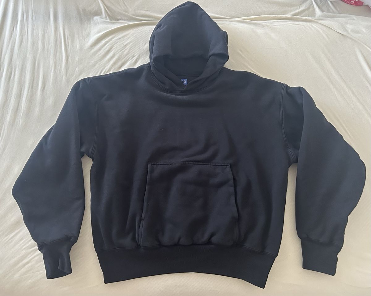 Maglioni & Felpe: Yeezy Hoodie Gr L – Usato da Bettwiesen venduto da KK_1