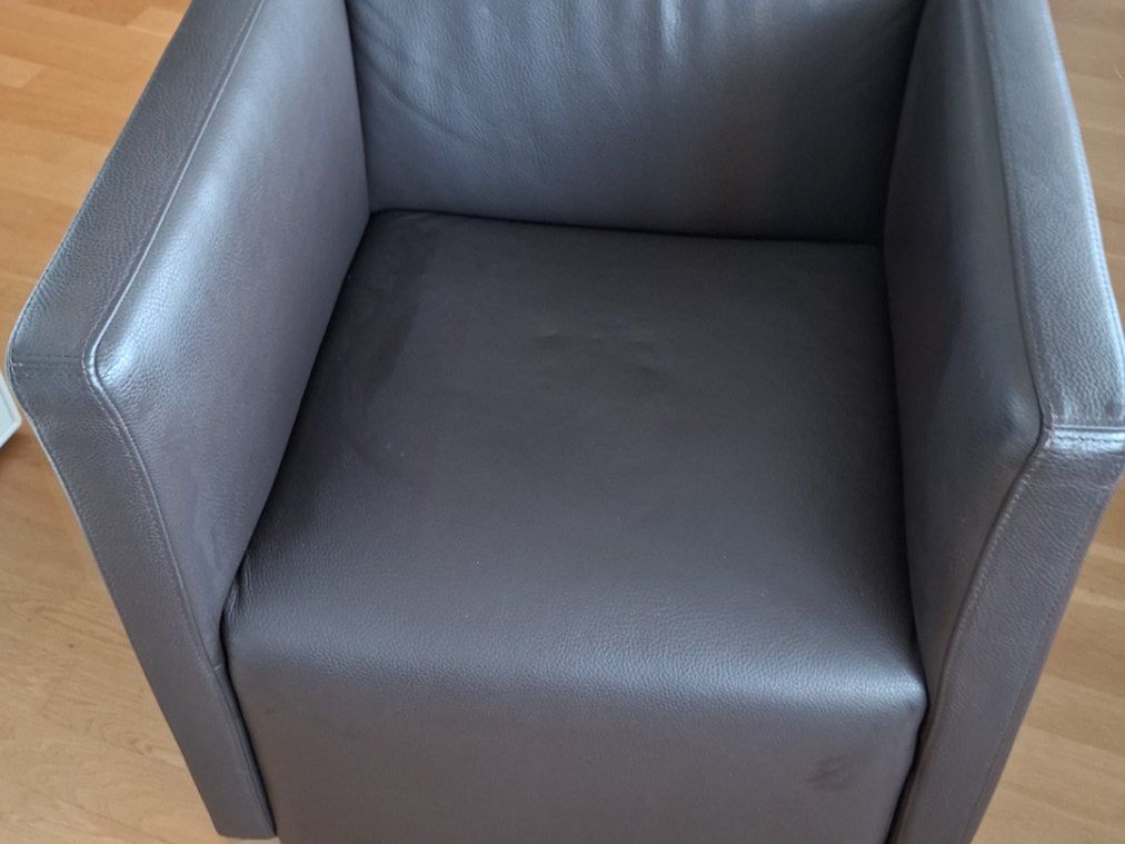 Sofas: Exklusives Wohnzimmer-Paket: Neuwertiges Design & High-End – Gebraucht aus Rorschach von Stirnrunzler 4