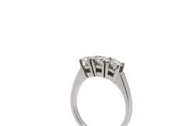 Ring mit 3 Brillanten ca. 0.9ct VS/H in 18K Weissgold *S1312
