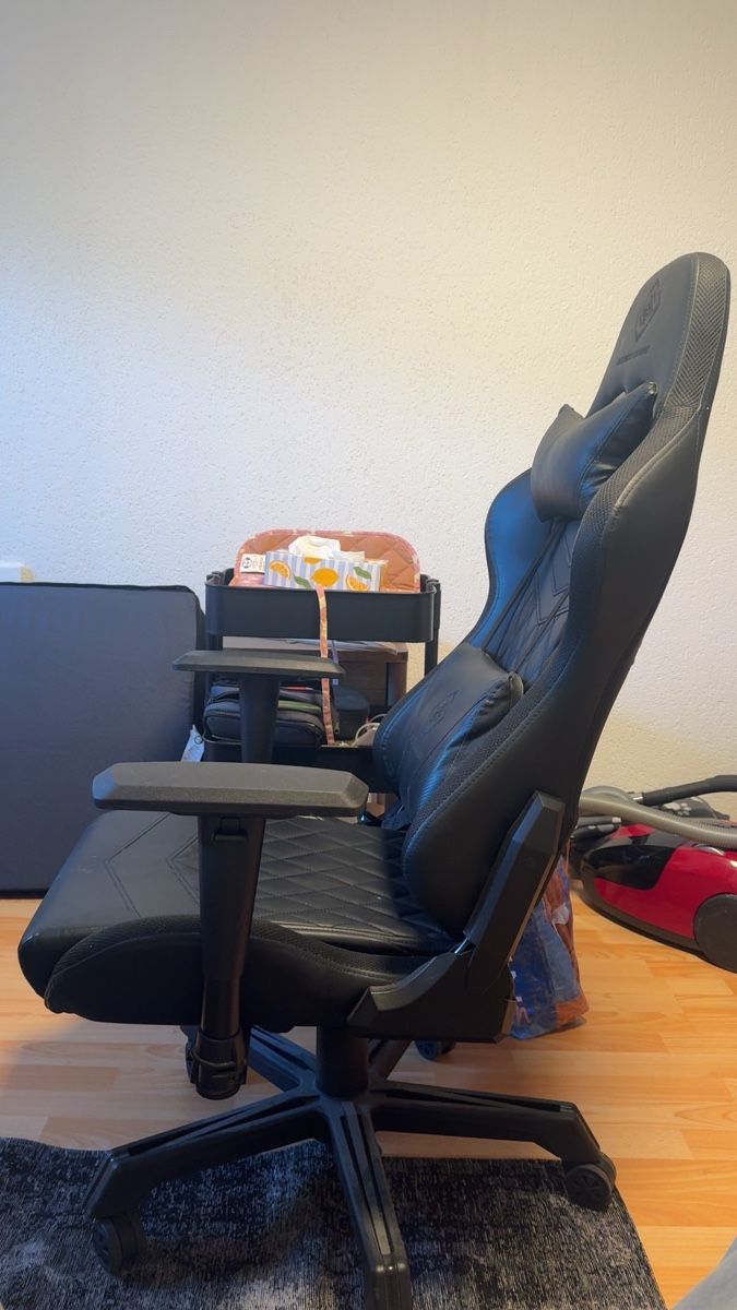 Chaises: DELTACO GAMING stuhl – D'occasion à Hauenstein par cau_m7cl 1