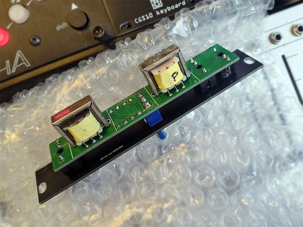 Strumenti musicali: Majin RING MOD Eurorack Ring Modulator – Usato da Knonau venduto da der_Alexan 2