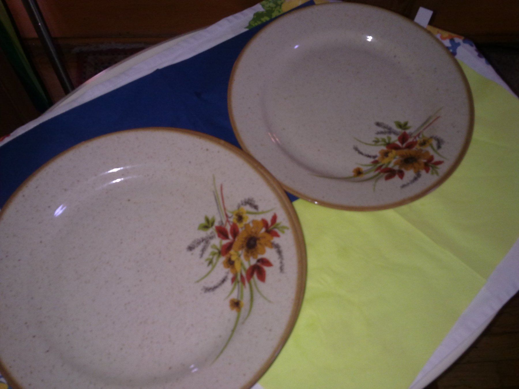 Piatti: 5 flache Teller mit Blumenmuster - Keramik – Usato da Boltigen venduto da Sebulon88