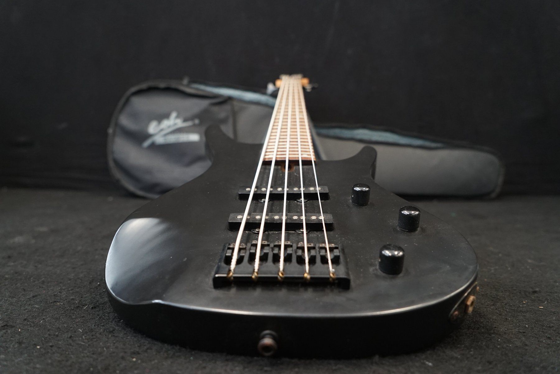 Musikinstrumente: ESH Hero 5 String Bass schwarz mit Bag – Gebraucht aus Ortschwaben von Musictrade 1