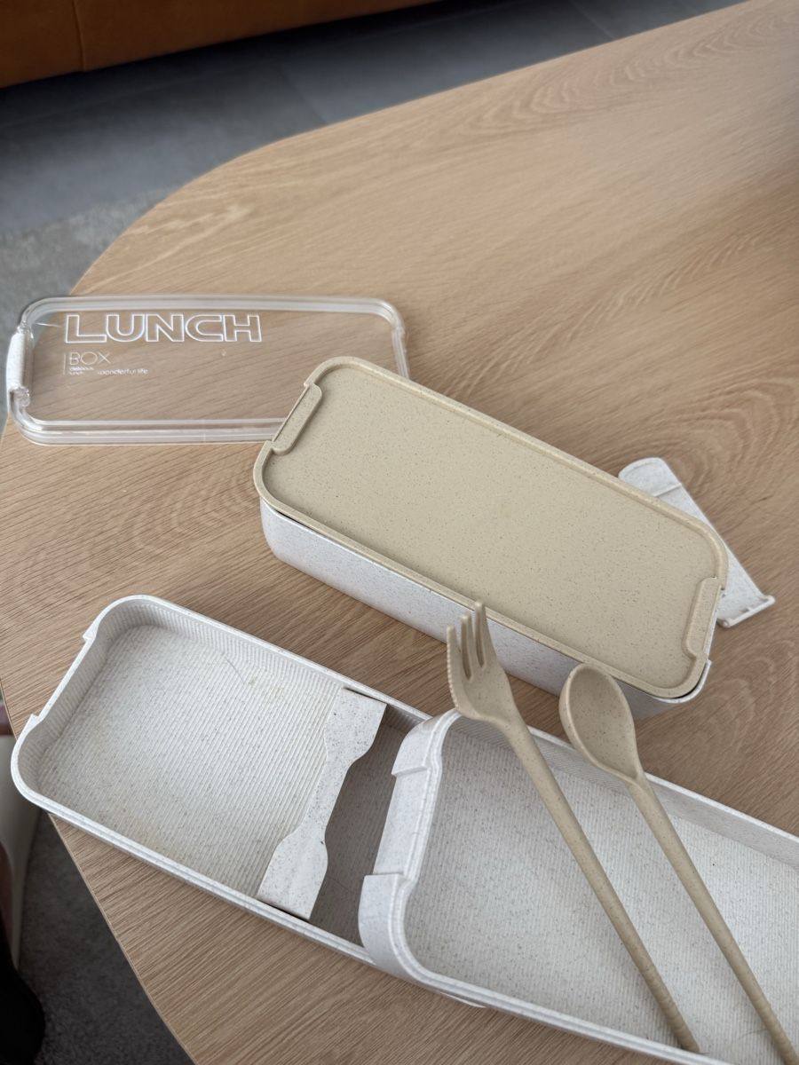 Recipients et similaires: Lunchbox 900 ml Beige mit Besteck – D'occasion à Gebenstorf par sdent 2