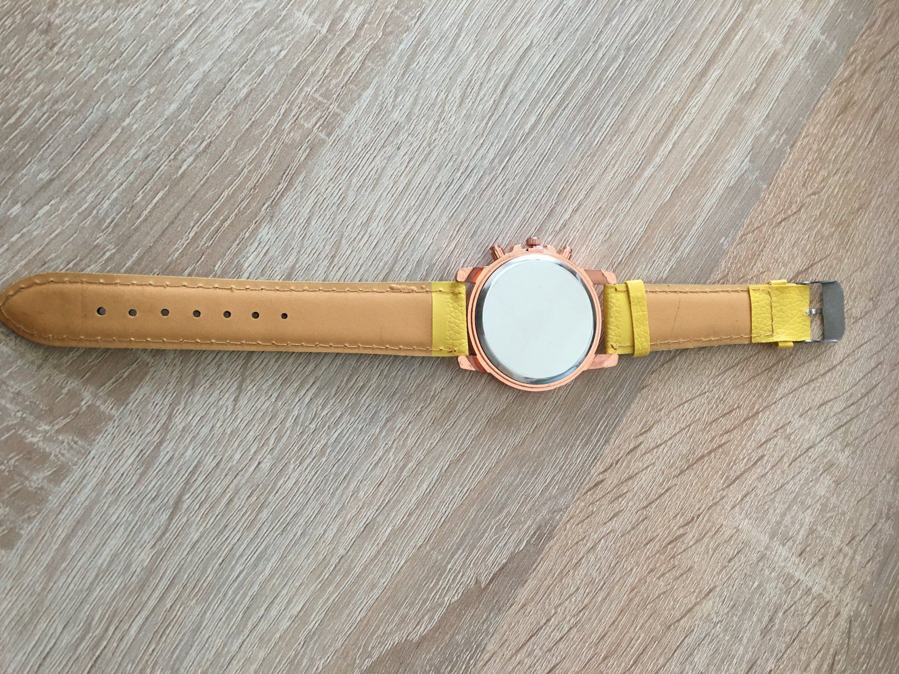 Universal Genève Orologi: NEU - Armbanduhr gelb – Nuovo e nell'imballaggio originale da Cugnasco venduto da isolaverde 2