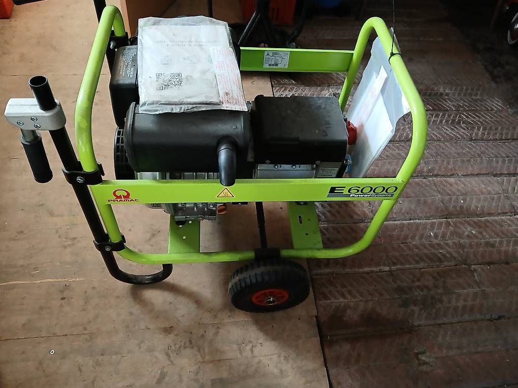 Stromgeneratoren: Generator Pramerc E6000 400 Volt mit Fahrgestell – Neu und originalverpackt aus Effretikon von citroen2cv6 3