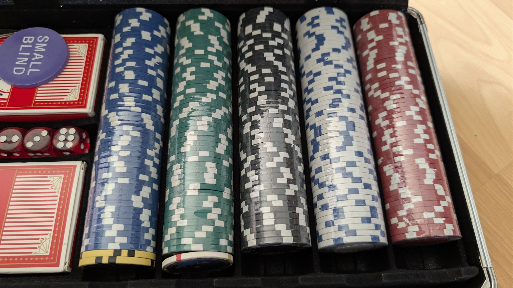 Jeux: Malette de poker complète  – Neuf (Voir description) à Peney-le-Jorat par dextercheco 2