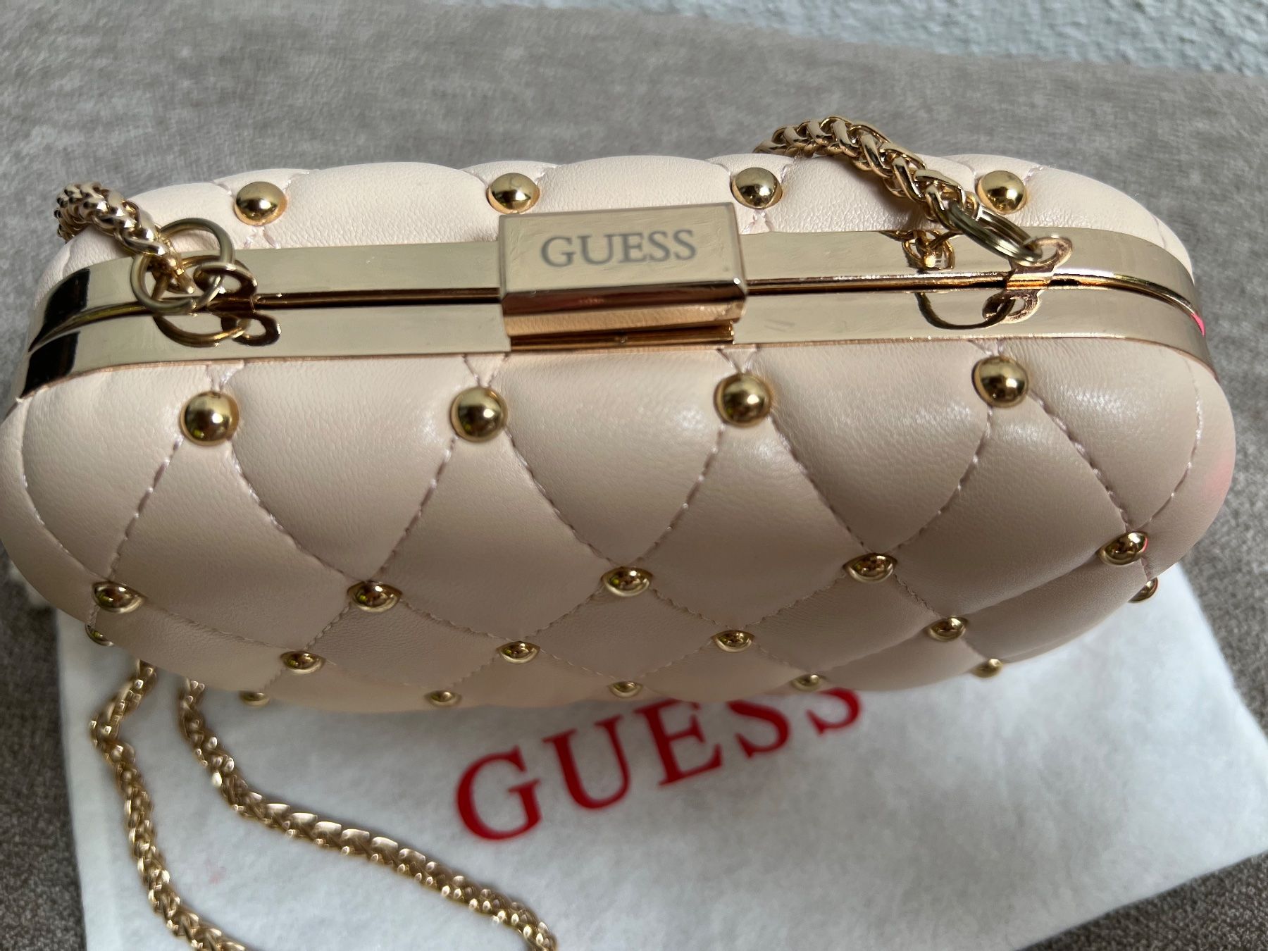 Guess Borse da donna: Niedliche Guess Clutch – Usato da Fischbach LU venduto da Dear.Luki 3