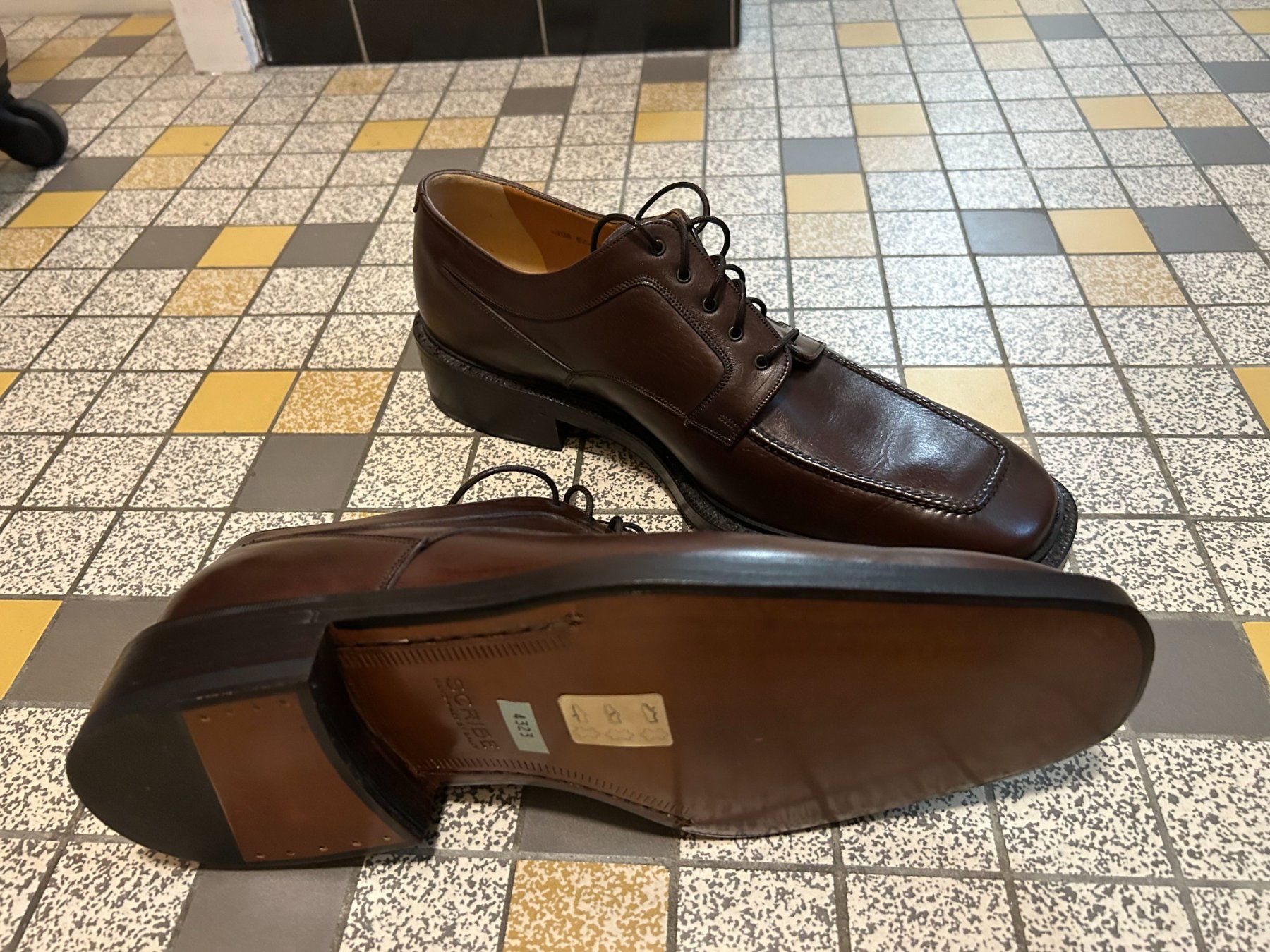 Bally Scarpe da uomo: Rahmengenähter  Herrenhalbschuh Bally Scribe – Nuovo (secondo la descrizione) da Veltheim venduto da rog_vm8n 1
