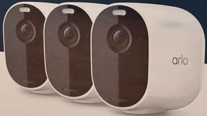 Arlo Videocamere: Set 3 x ARLO Essential Spotlight/ Security Kameras – Usato da Zuchwil venduto da Beppe_25.3