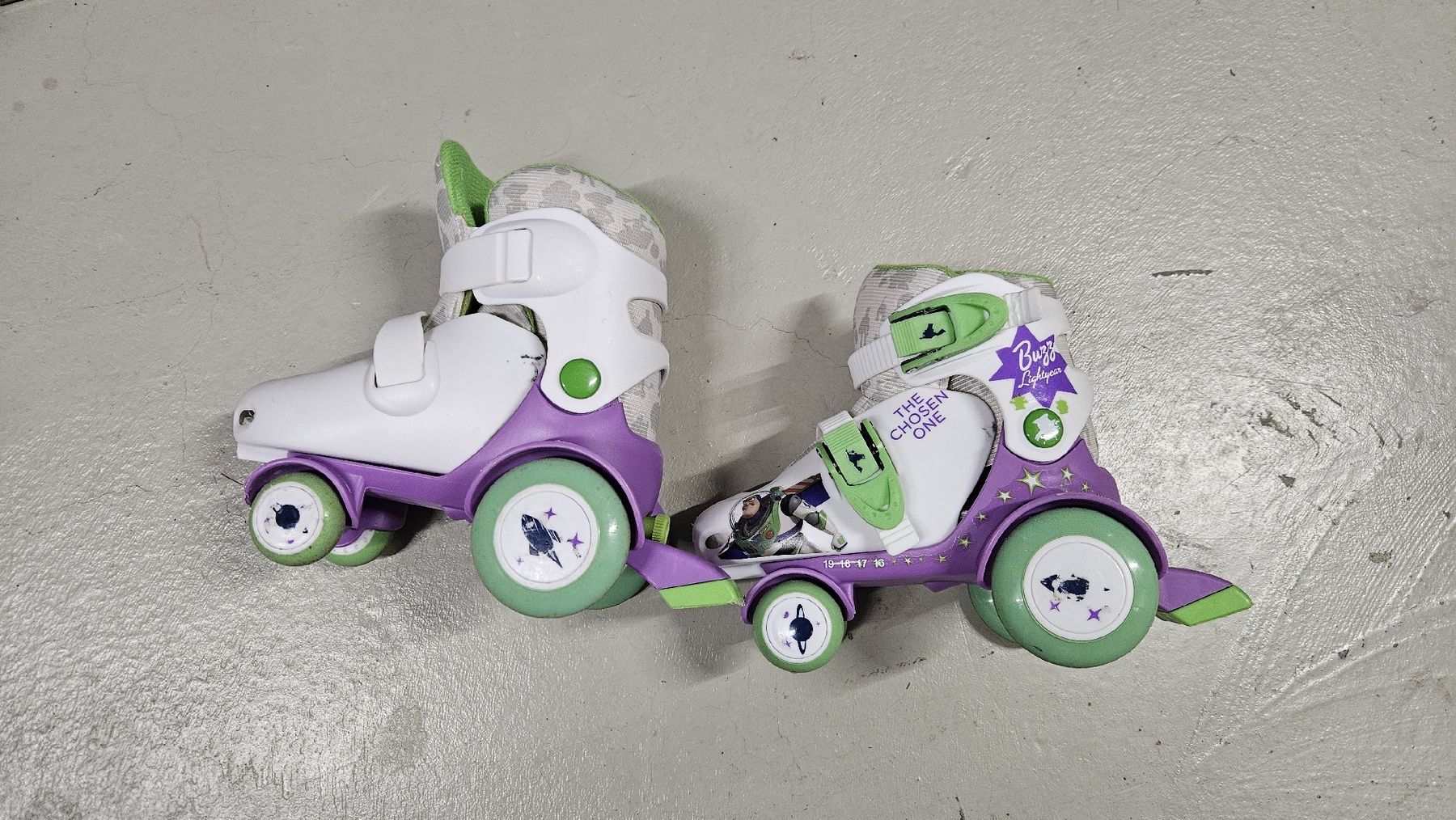 Pattini in linea & Pattini a rotelle: Roller skates (beginner quad) size 26-29 – Usato da Buchs SG venduto da lop_vqn9