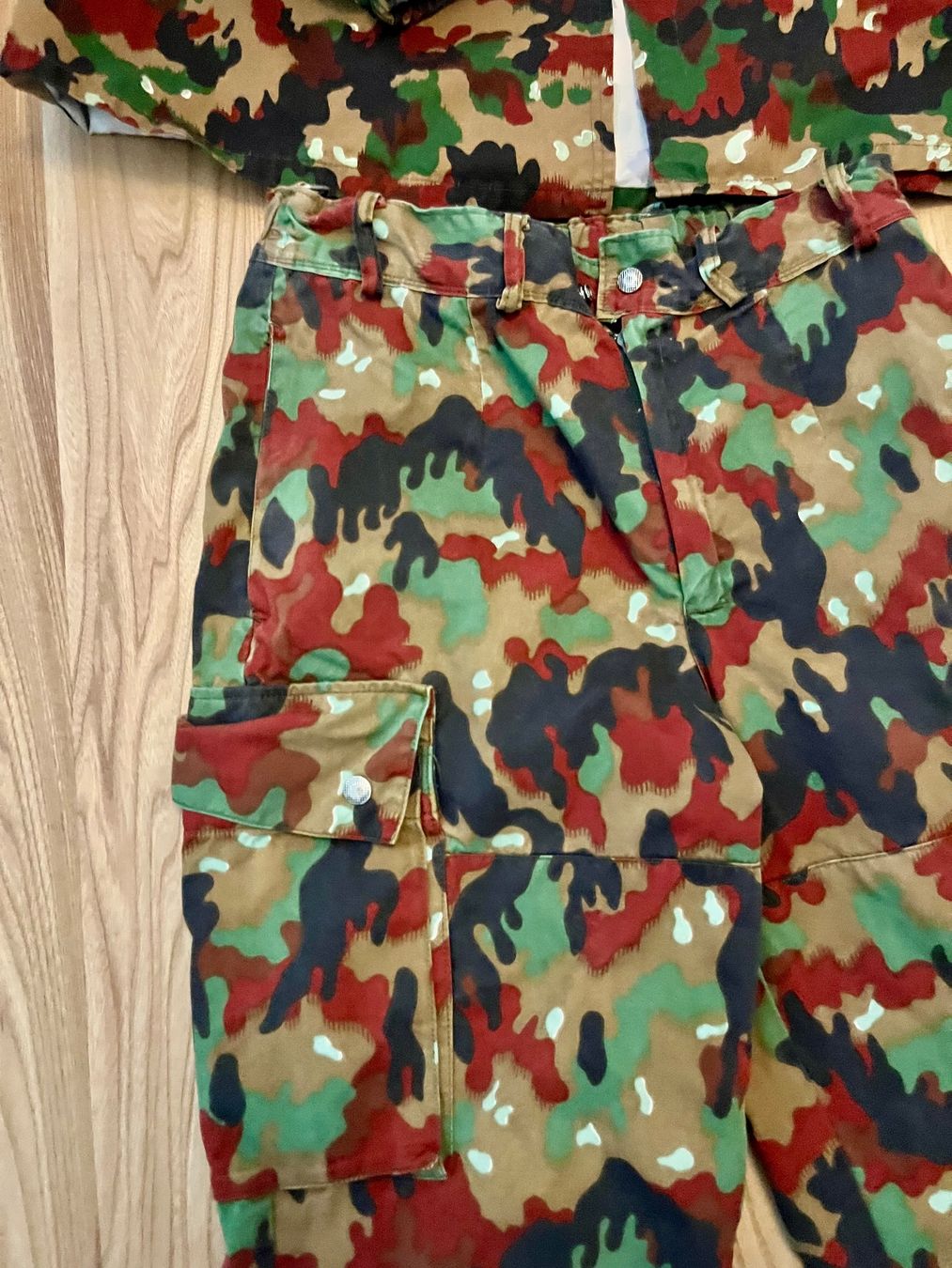 Schweizer Armee Uniformen: Schweizer Armee Bekleidungssatz Tarnmuster – Gebraucht aus Uster von colmo 1