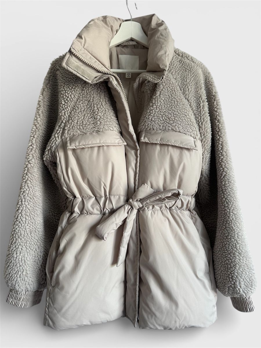 H&M Giacche: H&M Teddy Padded Jacket Size XS - Beige – Nuovo (secondo la descrizione) da Zürich venduto da ElissZurich 3