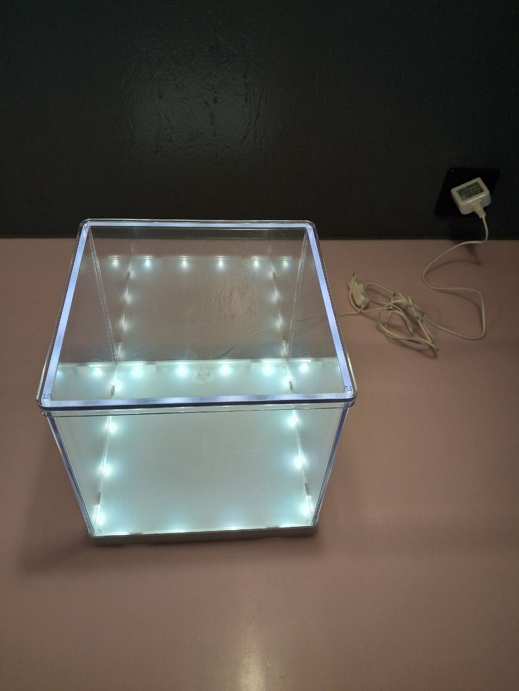 Vitrines: Vitrine würfelförmig mit LED – Neuf (Voir description) à Derendingen par Nellino01 3