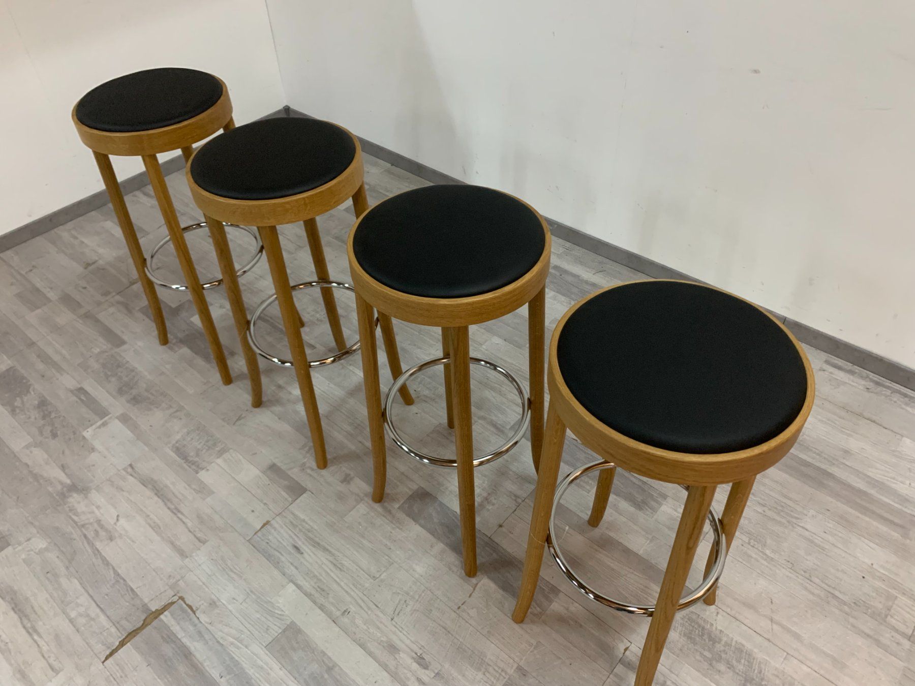 Horgen Glarus Sgabelli: Horgenglarus Barhocker select 11-373 – Nuovo (secondo la descrizione) da Zürich venduto da ZuercherBrockenhaus 4