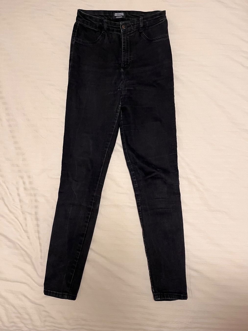 Zara Jeans: Dunkle Jeans von Zara – Usato da Zürich venduto da sim_j8hh 2