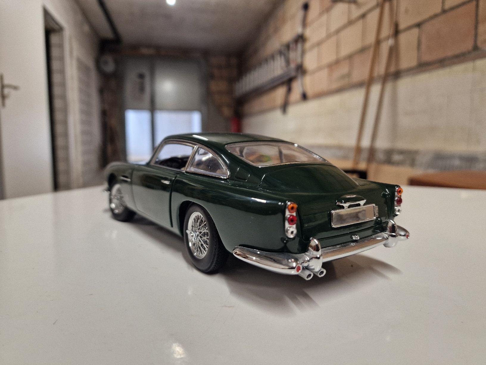 Autoart Modellautos:  Aston Martin DB5 autoart1:18 – Neu (gemäss Beschreibung) aus Alberswil von R21Turbo 3