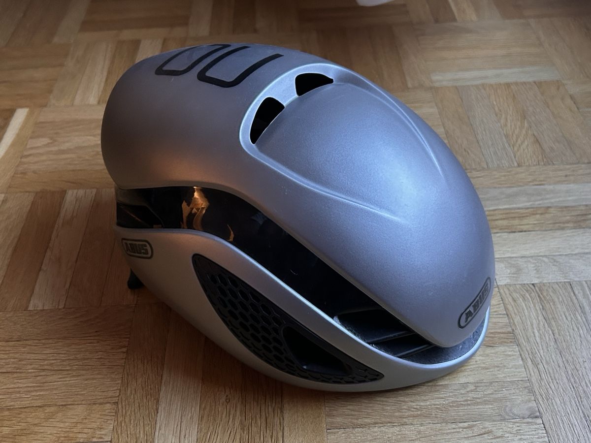 Caschi: Abus Gamechanger Aero Helm in silver – Usato da Basel venduto da AiShiSpi