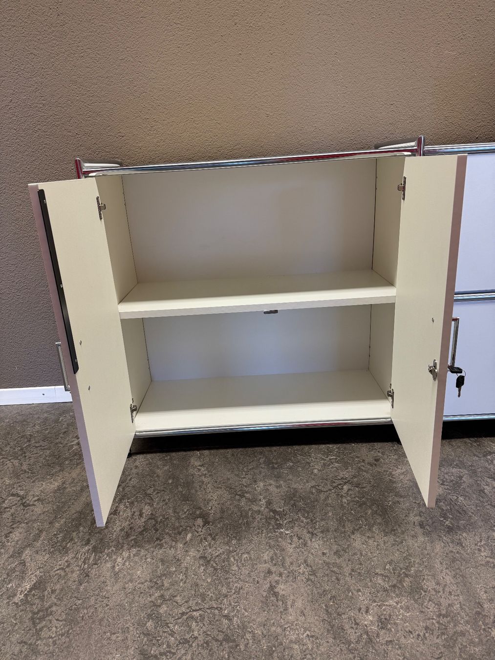 Scaffali: Moderne weisse Sideboard-Elemente, mit Schubladen und Regale – Usato da Rebstein venduto da Houwi 3