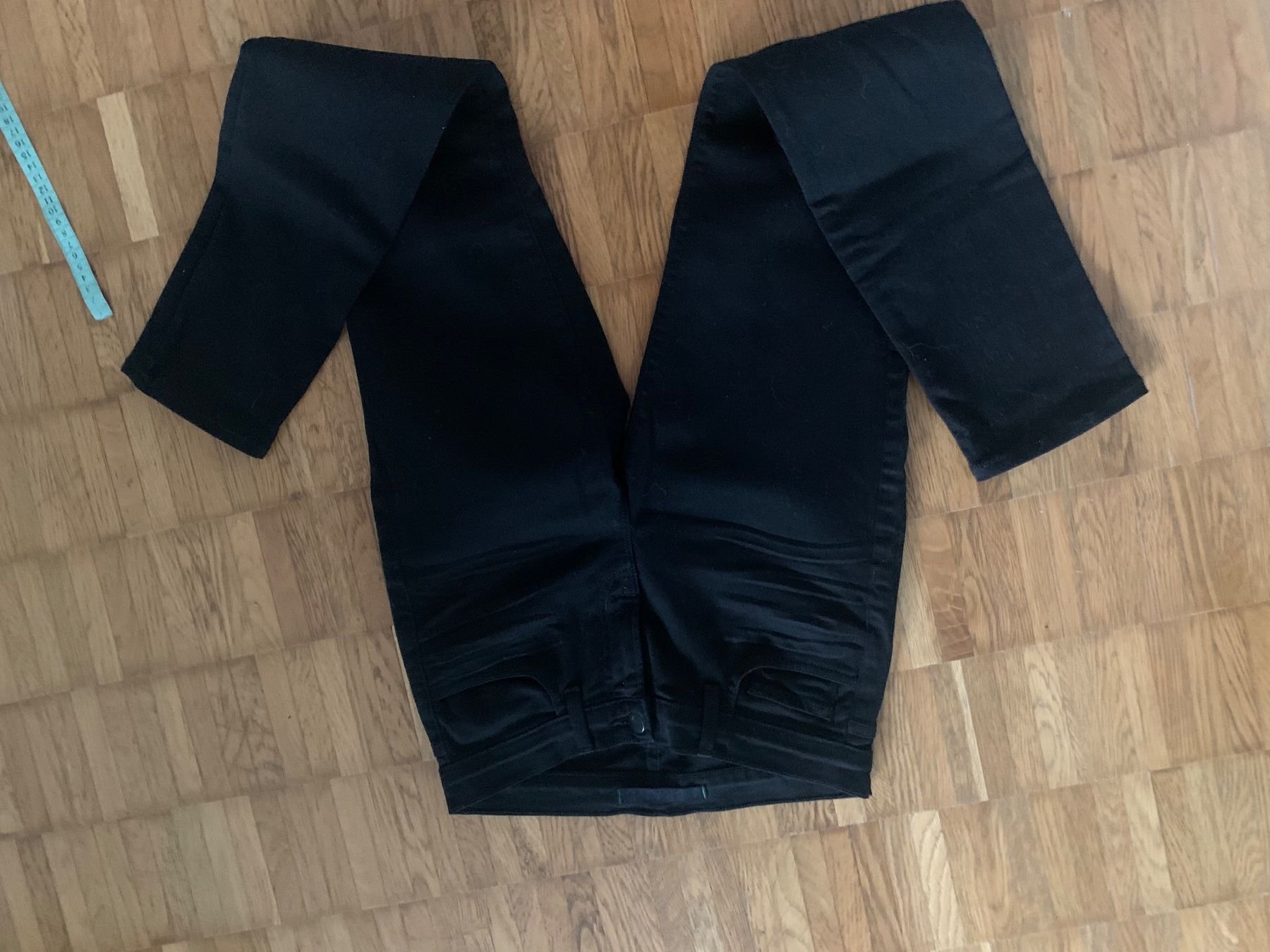 Jeans: J Brand schwarze jeans – Usato da Zürich venduto da Nikuska32 4