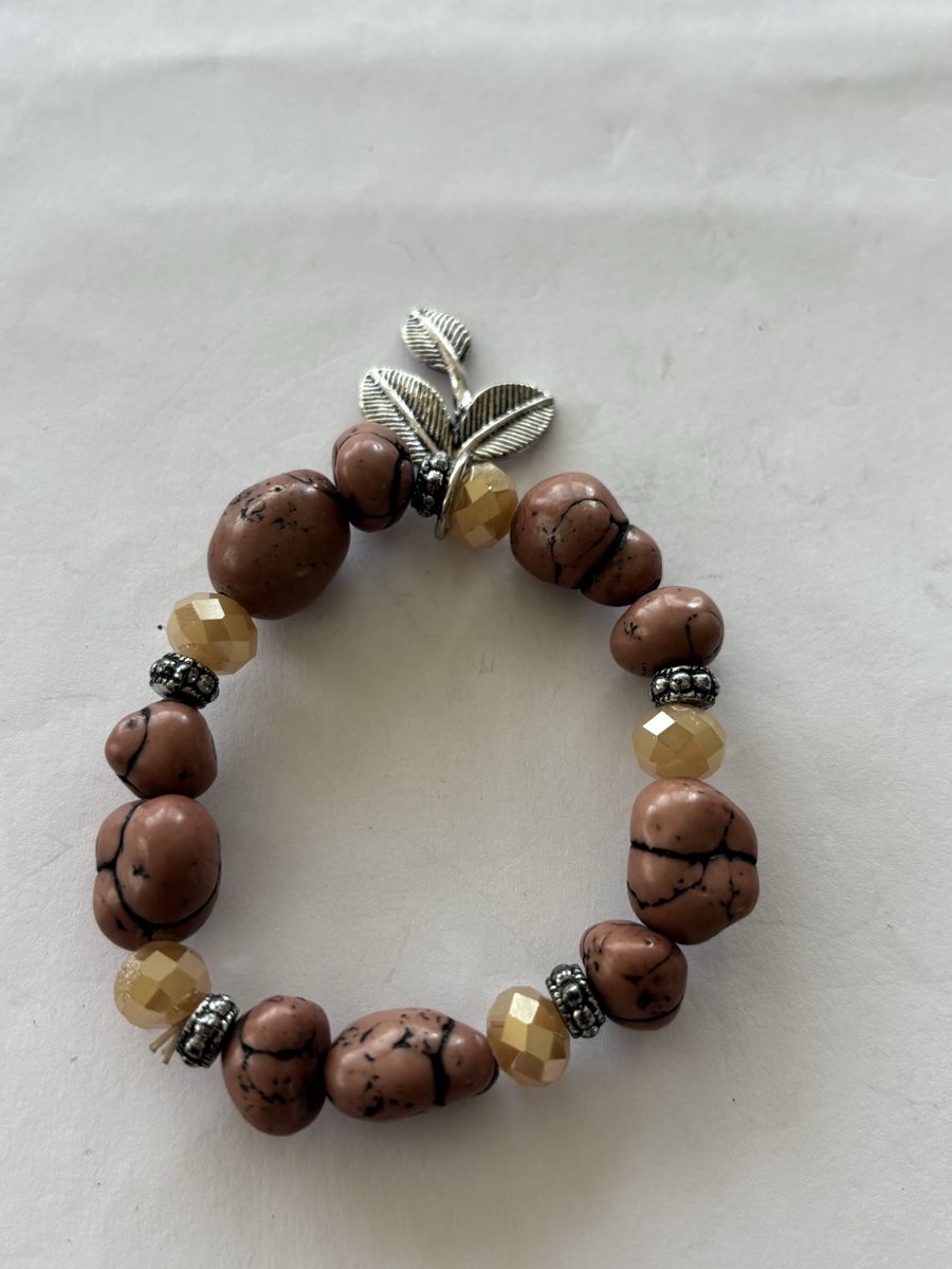Bracciali & Braccialetti: Armband Steinperlen und Blatt  – Usato da Langnau am Albis venduto da flusspflege 1