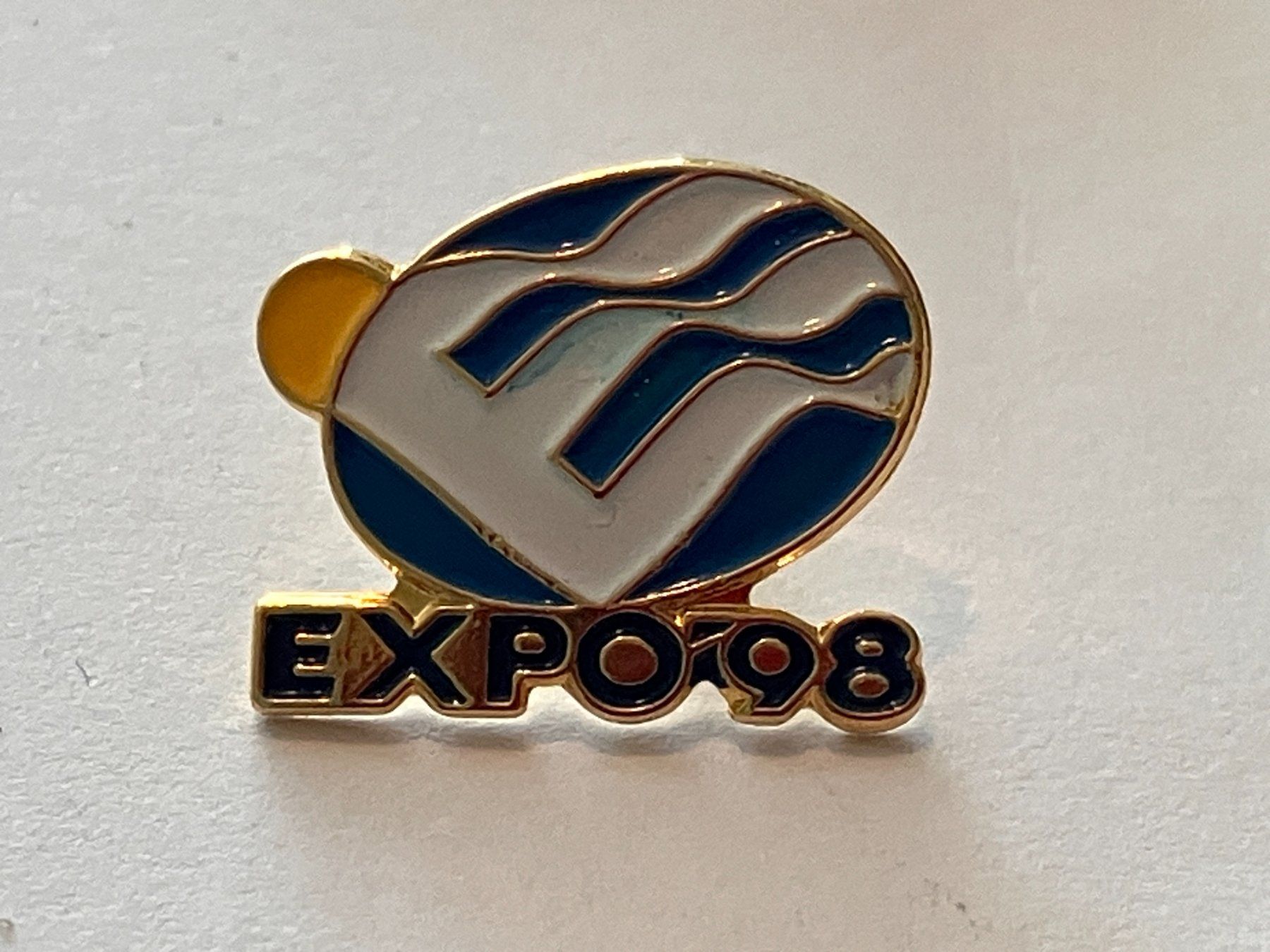 Plaketten & Abzeichen: 1 Pin Expo 98 Lisboa – Gebraucht aus Basel von djwwpp