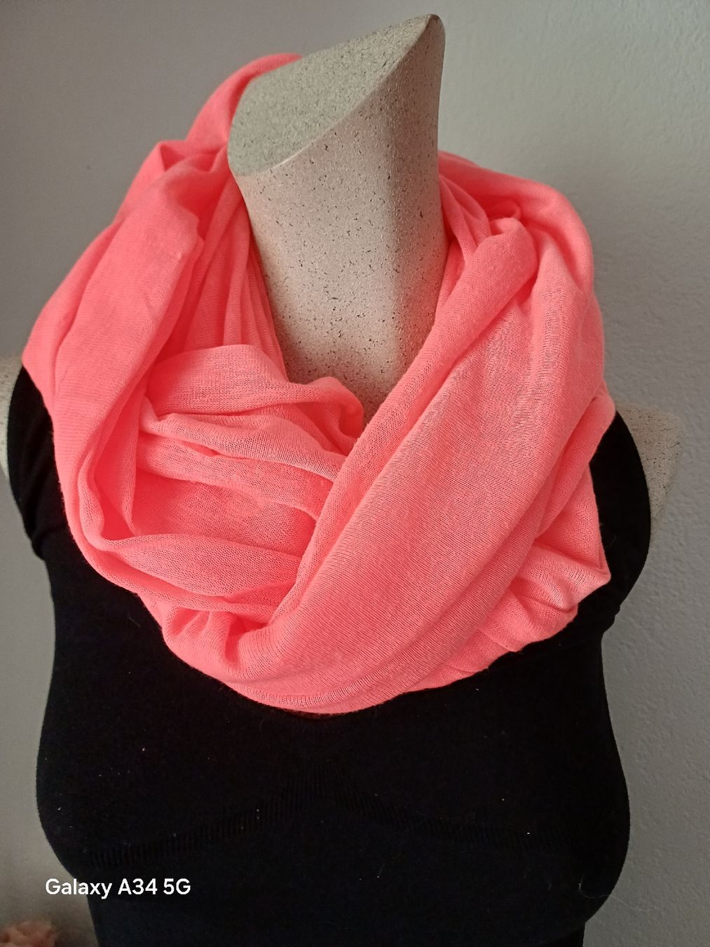 Foulards, Tücher & Schals: SCHÖNER SCHAL "LOOPING" NEON NEU – Neu (gemäss Beschreibung) aus Au ZH von FashionConsultant 3