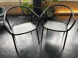 2er-Set schwarze Gartenstühle aus Aluminium der Marek EMU