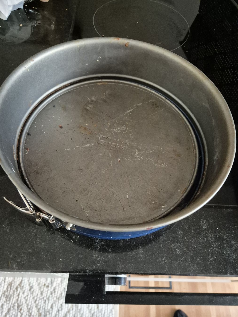 Moules à gâteaux: Backformen, nur im Set – D'occasion à Basel par Sareka