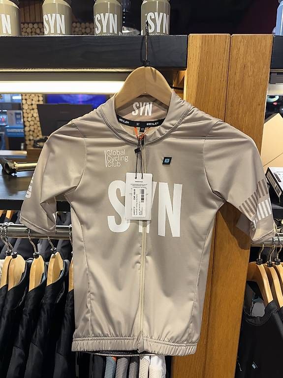 Canottiere & Pantaloni: SYN Training Jersey Dune (women) – Nuovo e nell'imballaggio originale da Zug venduto da welcomecycles