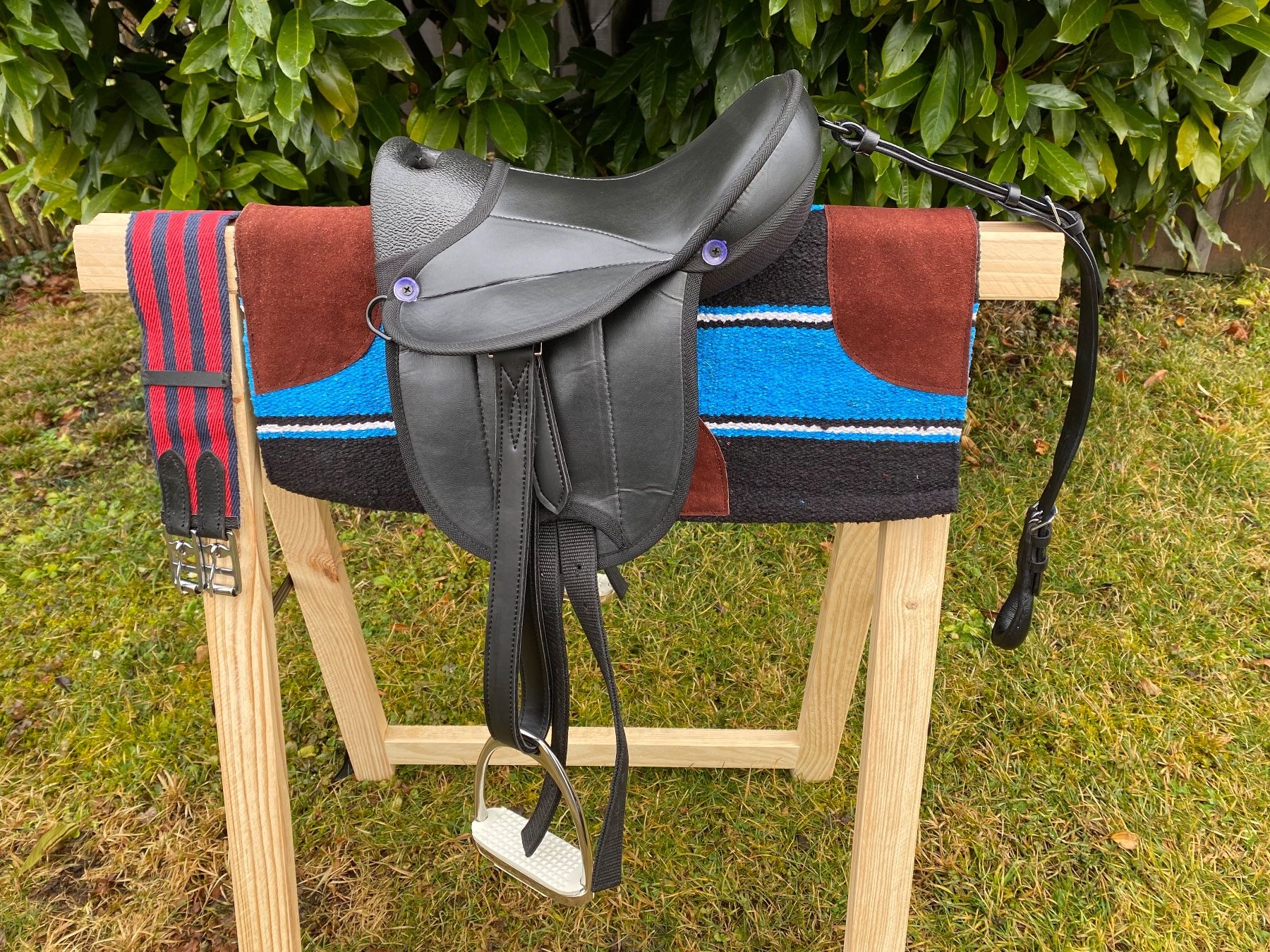 Selle & Accessori: schönes schwarzes Ponysätteli – Usato da Feldbach venduto da Fea1 1