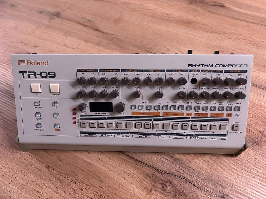 Roland Strumenti musicali: Roland Tr-09 Rhythm Composer – Usato da Gamprin-Bendern venduto da AkM_Vintage