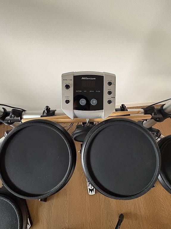 Strumenti musicali: Millenium MPS-150 batteria elettronica completa  come nuova – Usato da Chiasso venduto da bal_cwl6 4