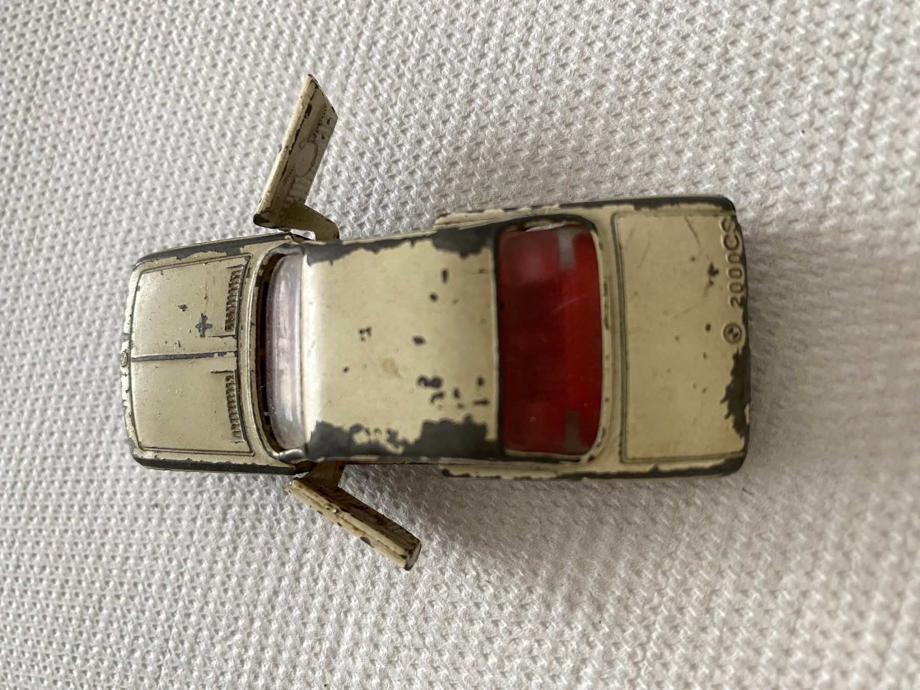 Siku Modellini d'auto: Siku Germany BMW 2000 CS V268 Fehlteile 63 – Usato da Stäfa venduto da elcondor245 1