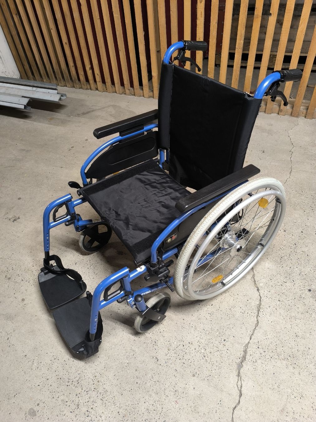 Rollstühle: Rollstuhl PyroStart+ Sitzbreite 49cm – Gebraucht aus Allschwil von BezoBezo